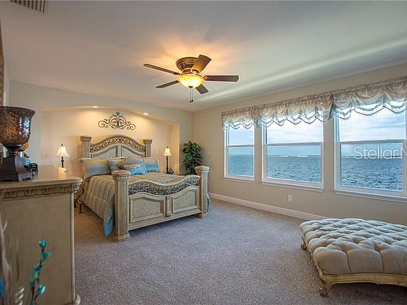 5th image of 1685 Sea Breeze Dr