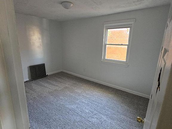 2nd image of 5131 Hanna Pl SE