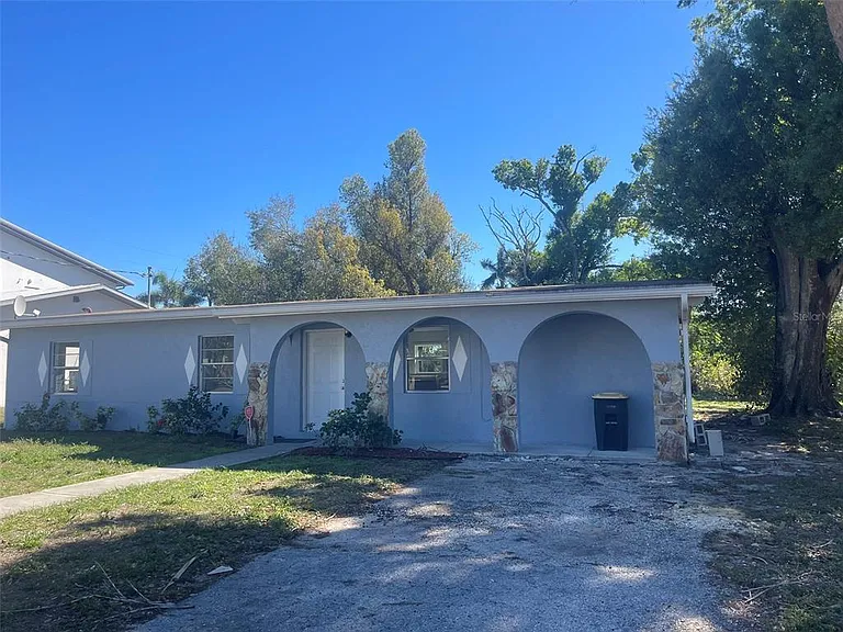 525 E Helen Ave — Photo 4