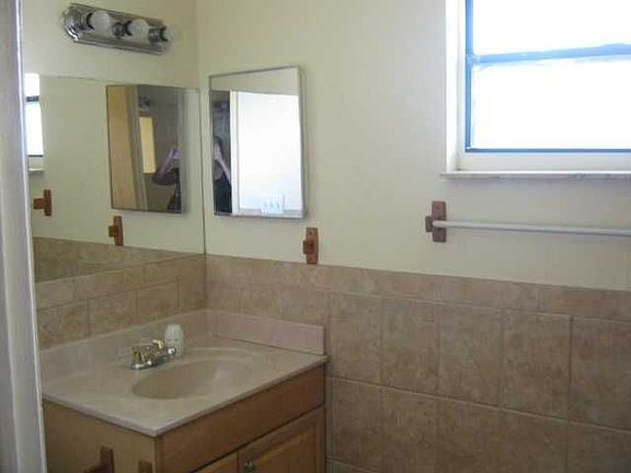 5th image of 908 Evergreen Dr
