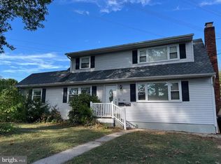 4 Paso Dr, Hamilton, NJ 08619