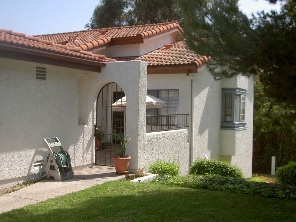 2nd image of 1542 Apache Dr Unit B