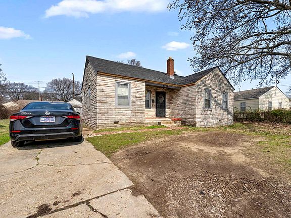 3rd image of 2766 Smith Haven Dr