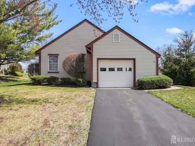 18 Yorkshire Dr, Monroe Township, NJ, 08831