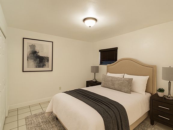5th image of 3270 W Trade Ave #7