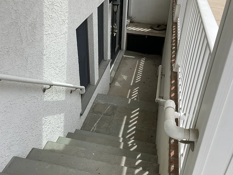 136 Garrett Ave #1 — Photo 34