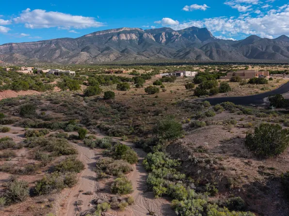 32 Apache Mesa Rd, Placitas, NM 87043