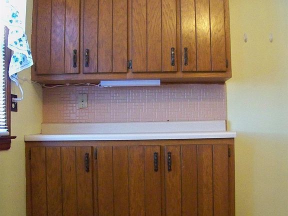 3rd image of 6529 Marshall Ave
