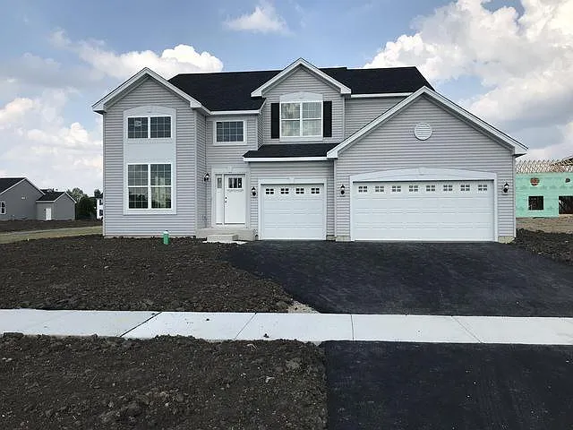 542 Ashworth Ln photo 1