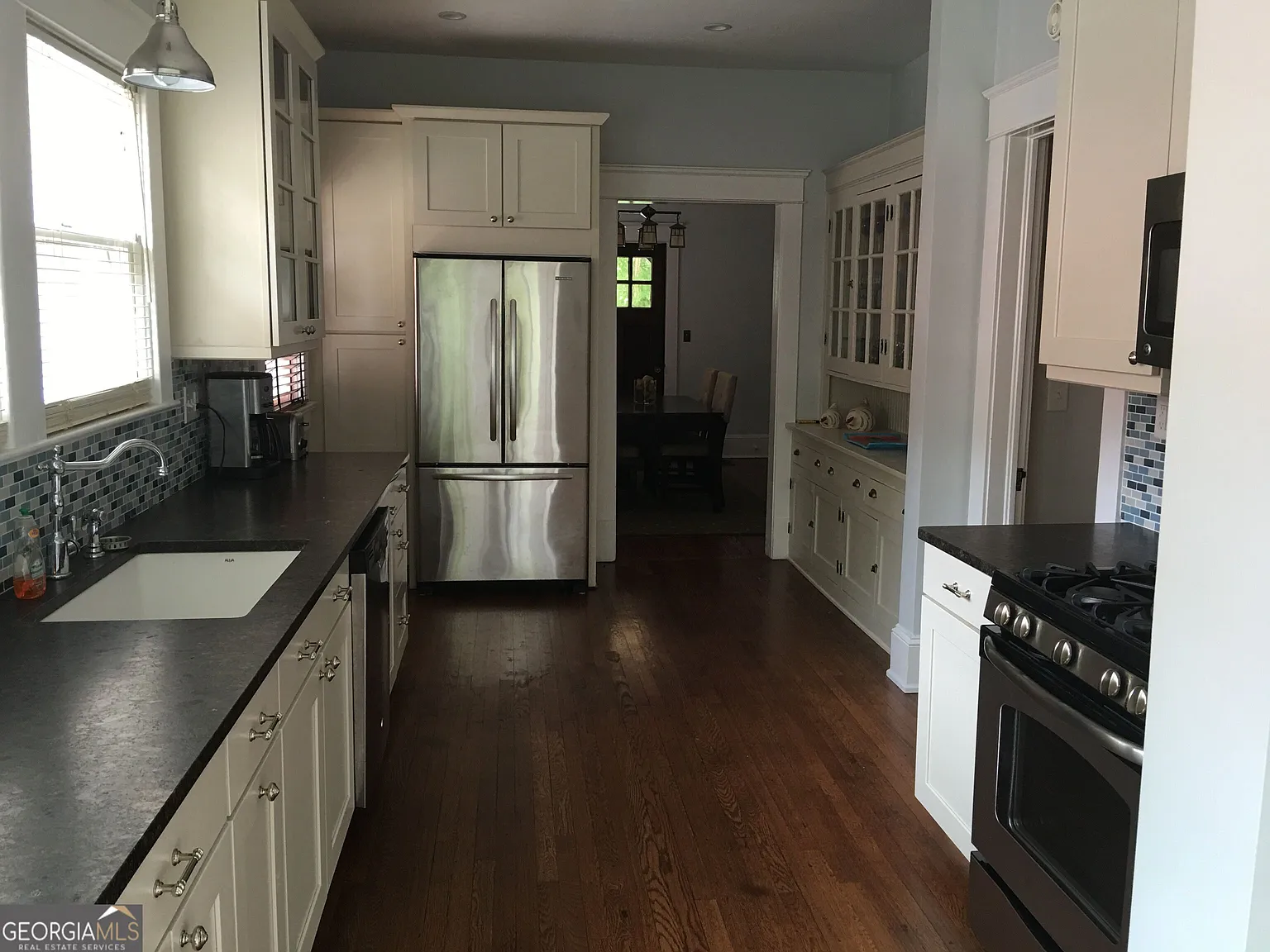 3 bed, 2.0 bath, 1800 sqft, $4,995 — Photo 4