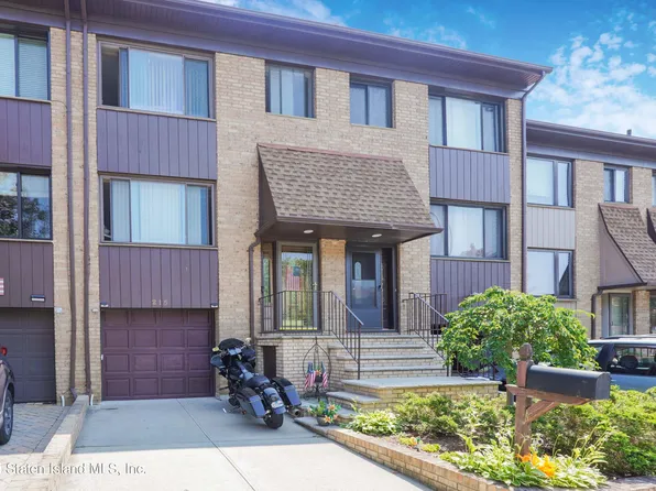 215 Grasmere Dr, Staten Island, NY 10305