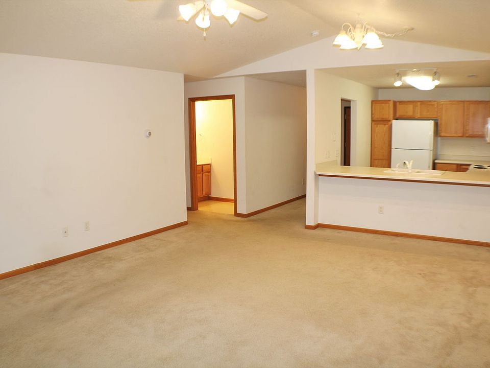 8 Green Mountain Drive Apartment Rentals Iowa City, IA Zillow