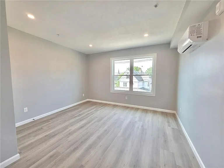 1965 Smith St #2L — Photo 12
