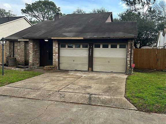 3rd image of 2207 Kingston Ct