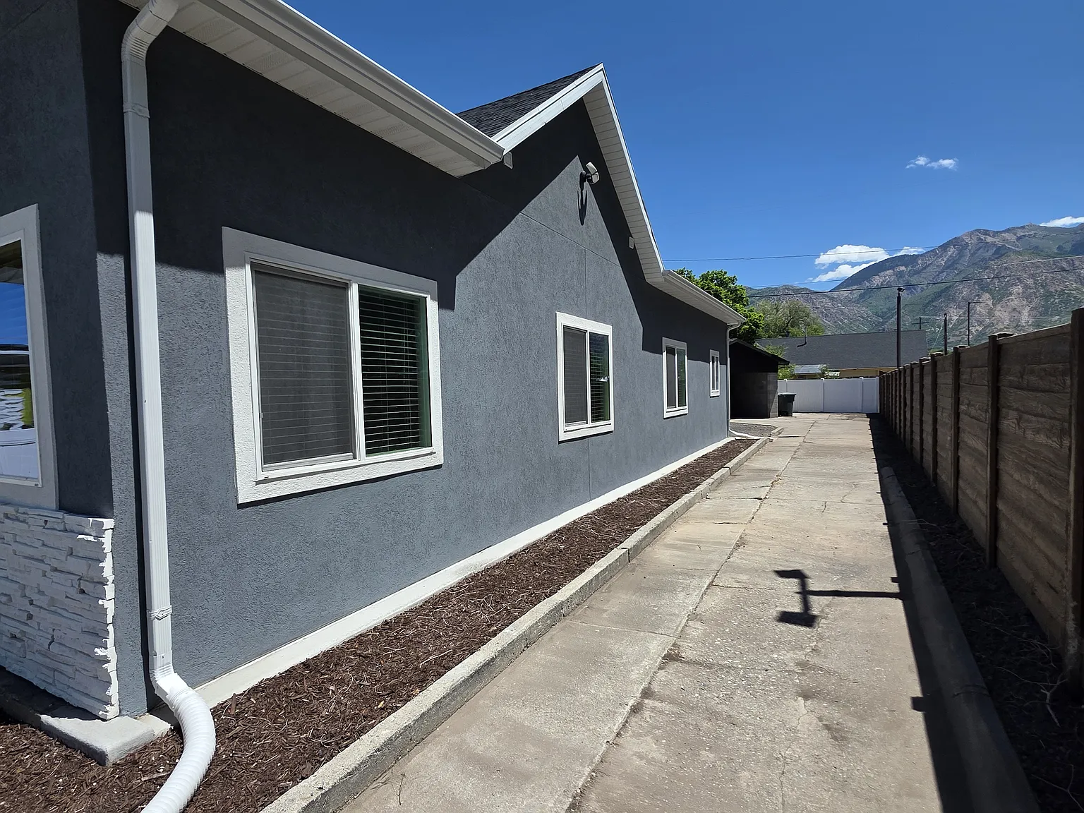2736 Grant Ave — Photo 3