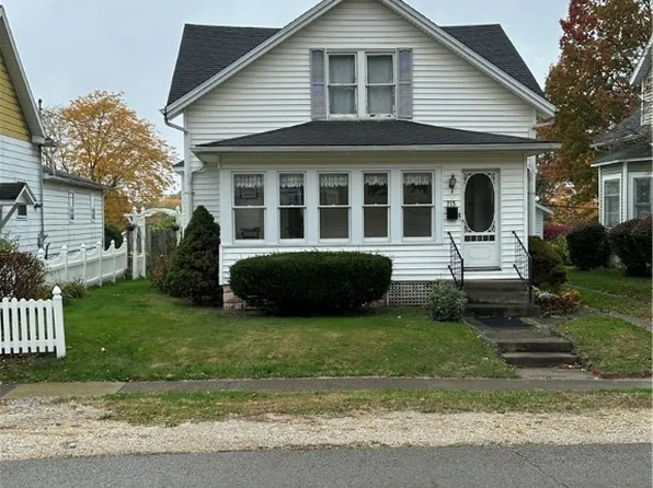 713 Highland Blvd, Coshocton, OH 43812