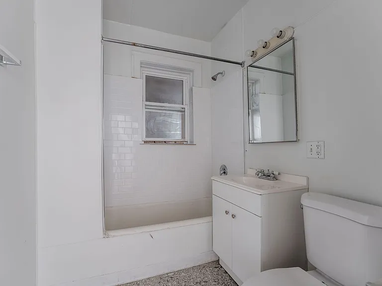 2209 W Byron St #1 — Photo 8