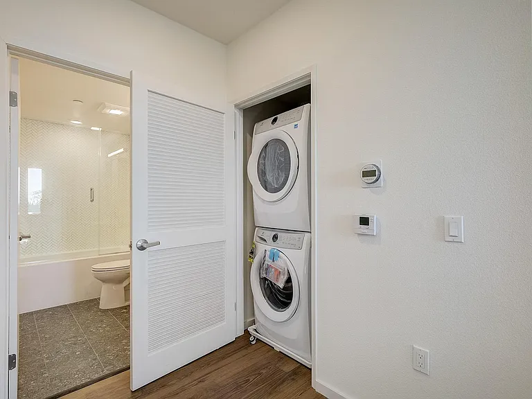 1901 Echo Park Ave #201 — Photo 10