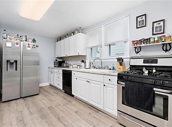 2nd image of 220 W 7th Ave