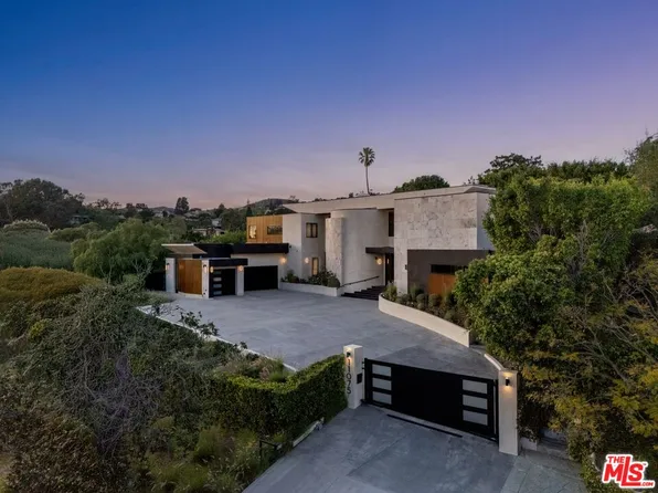 11075 W Sunset Blvd, Los Angeles, CA 90049