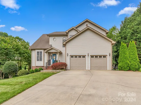 15 Southbrook Dr, Fletcher, NC 28732