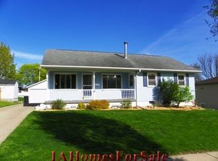 125 Auburn Dr SW, Cedar Rapids, IA 52404