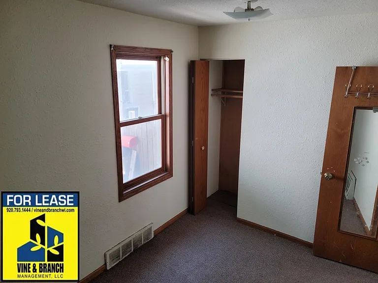 1439 S 10th St — Photo 8