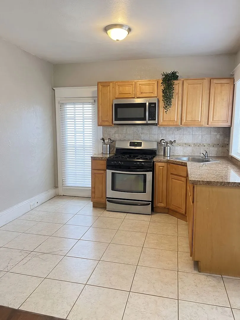 5917 Race St. 3 bedrooms, 1 bathroom House — Photo 3