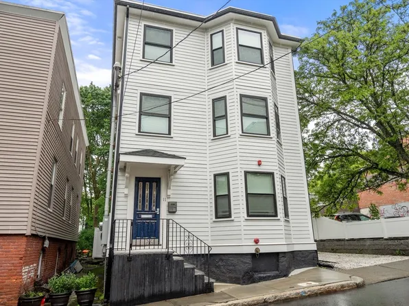 11 Cameron St #1, Brookline, MA 02445
