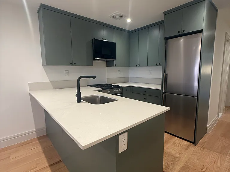 768 Halsey St #1 — Photo 3