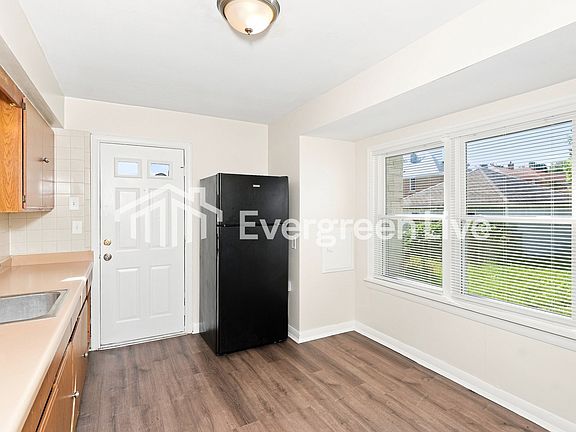 2nd image of 5417 W Keefe Ave