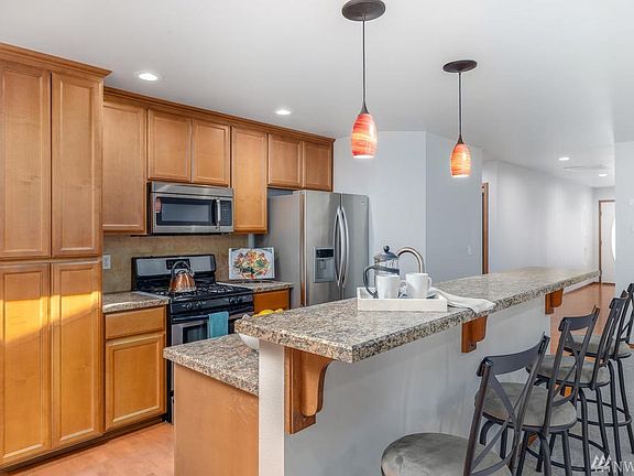 5th image of 2336 SE Plymouth Way