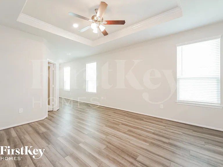 5831 Longhorn Run Ln — Photo 2