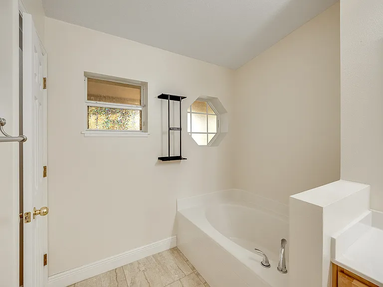 537 Mason Dr — Photo 25