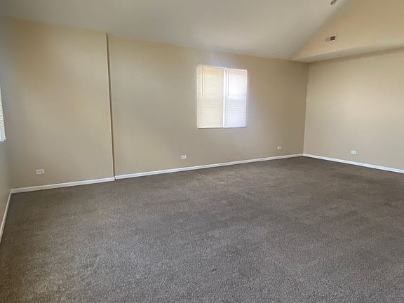 3rd image of 29 W Garfield Blvd