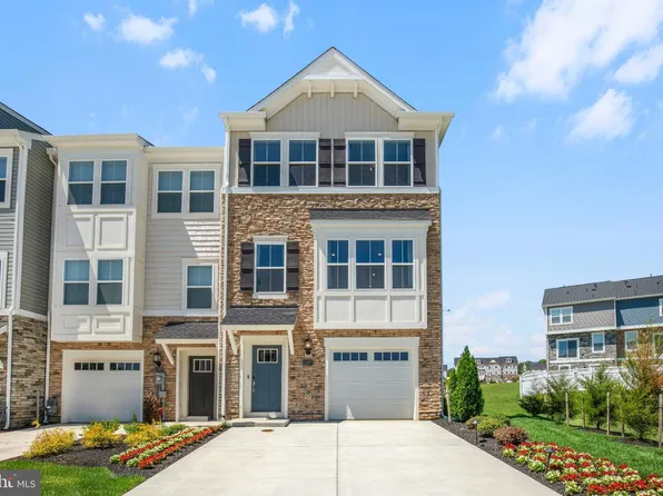11077 Corvin Pl, White Plains, MD 20695