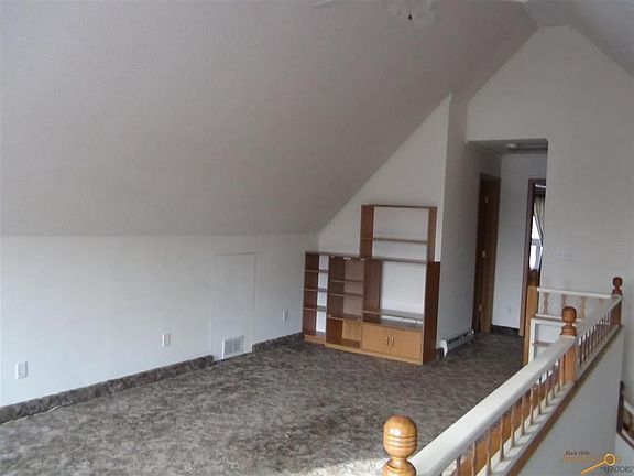 4th image of 521 Pine Mountain Ave