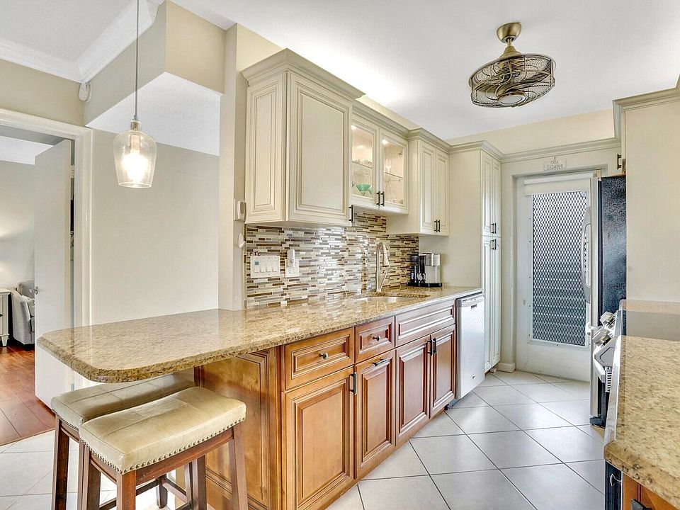 1st image of 921 Spanish Circle E #332