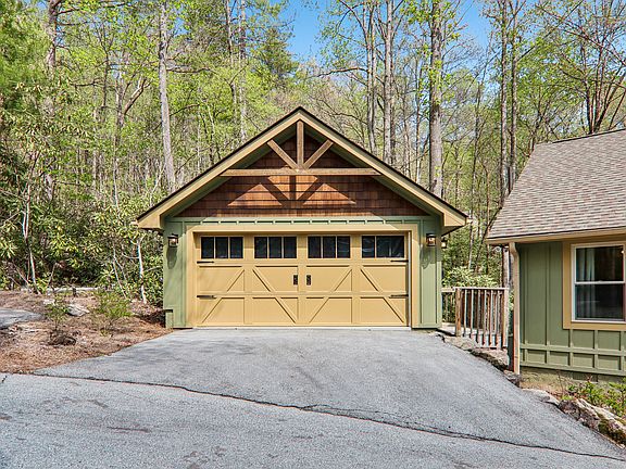 4th image of 15 Spruce Court