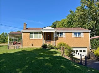 127 Blacktown Rd, Grove City, PA 16127