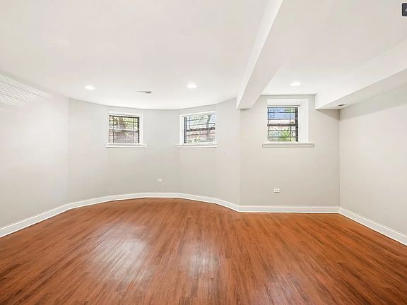 3rd image of 4127 S Michigan Ave #G