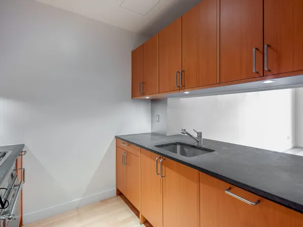 450 East 83rd Street image 3 of 11