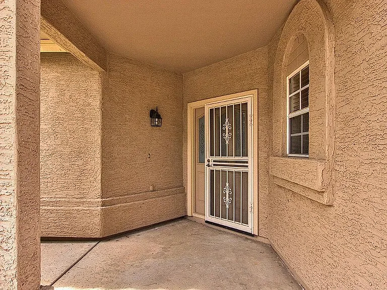 3110 W Baylor Ln — Photo 3