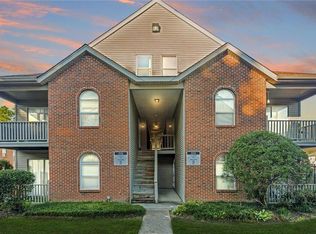 516 Thorncliff Dr APT 201, Newport News, VA 23608