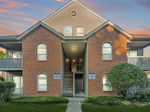516 Thorncliff Dr APT 201, Newport News, VA 23608