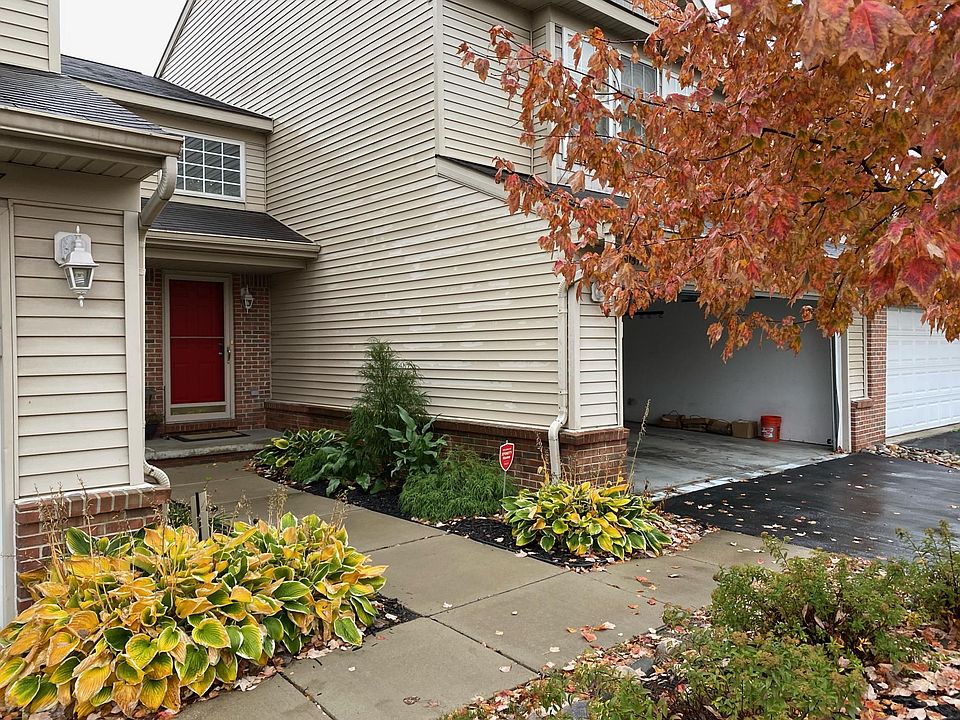 1st image of 17517 Gateway Cir #1