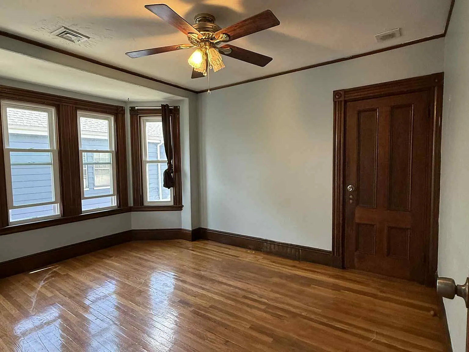 5 bed, $4,450 — Photo 2