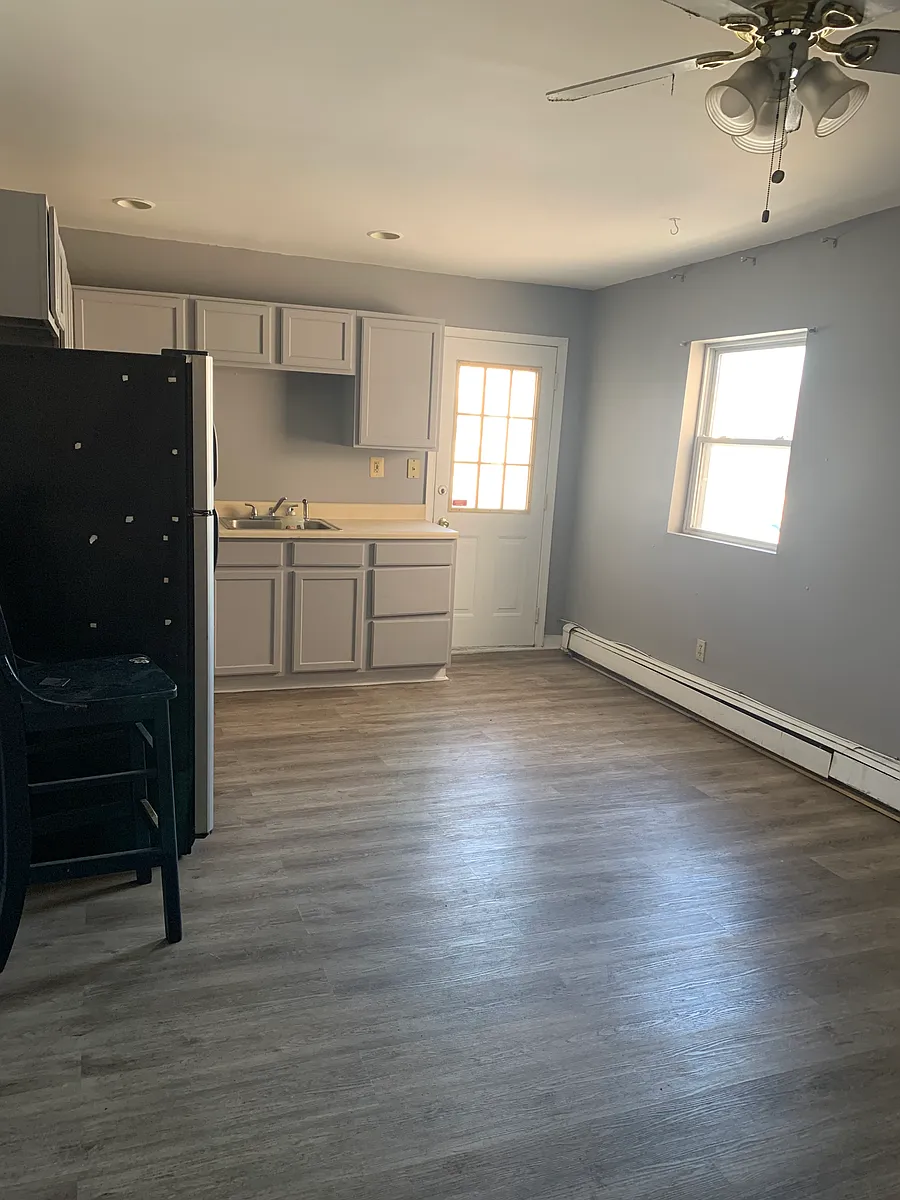Building Photo - 1541 W Passyunk Ave #2F