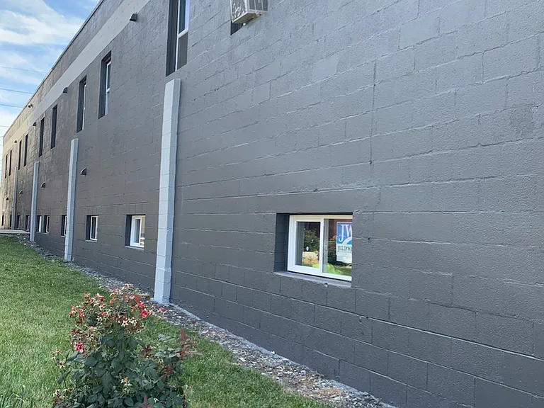 1413 East Washington Street — Photo 9