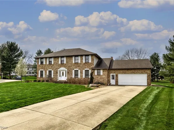 3058 Chardonnay Ln, Poland, OH 44514